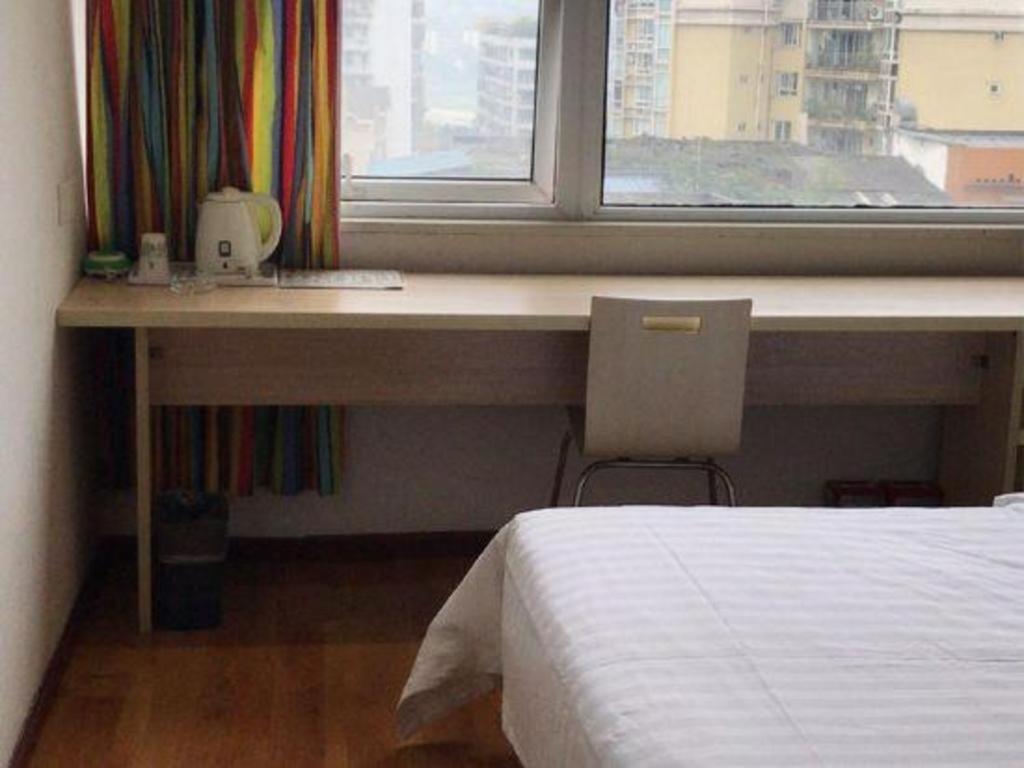 7 Days Inn Luzhou Commercial Pedestrian Street Center Екстер'єр фото