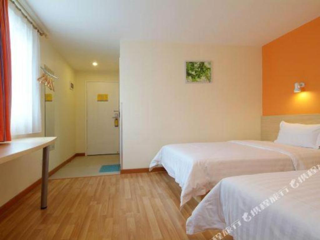 7 Days Inn Luzhou Commercial Pedestrian Street Center Екстер'єр фото