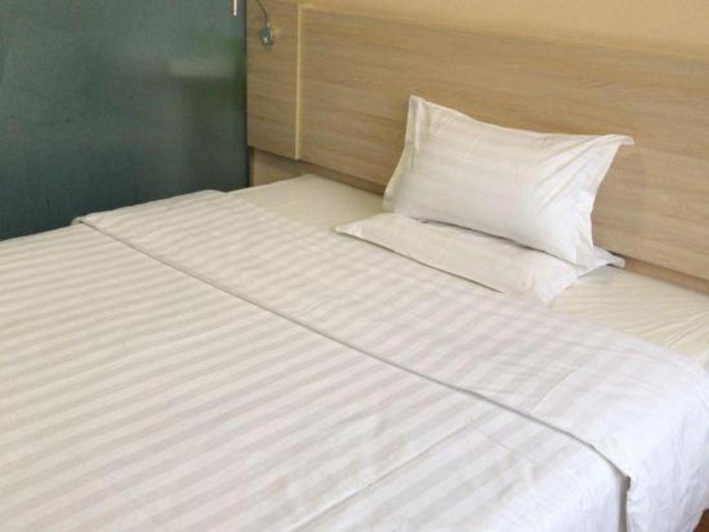 7 Days Inn Luzhou Commercial Pedestrian Street Center Екстер'єр фото