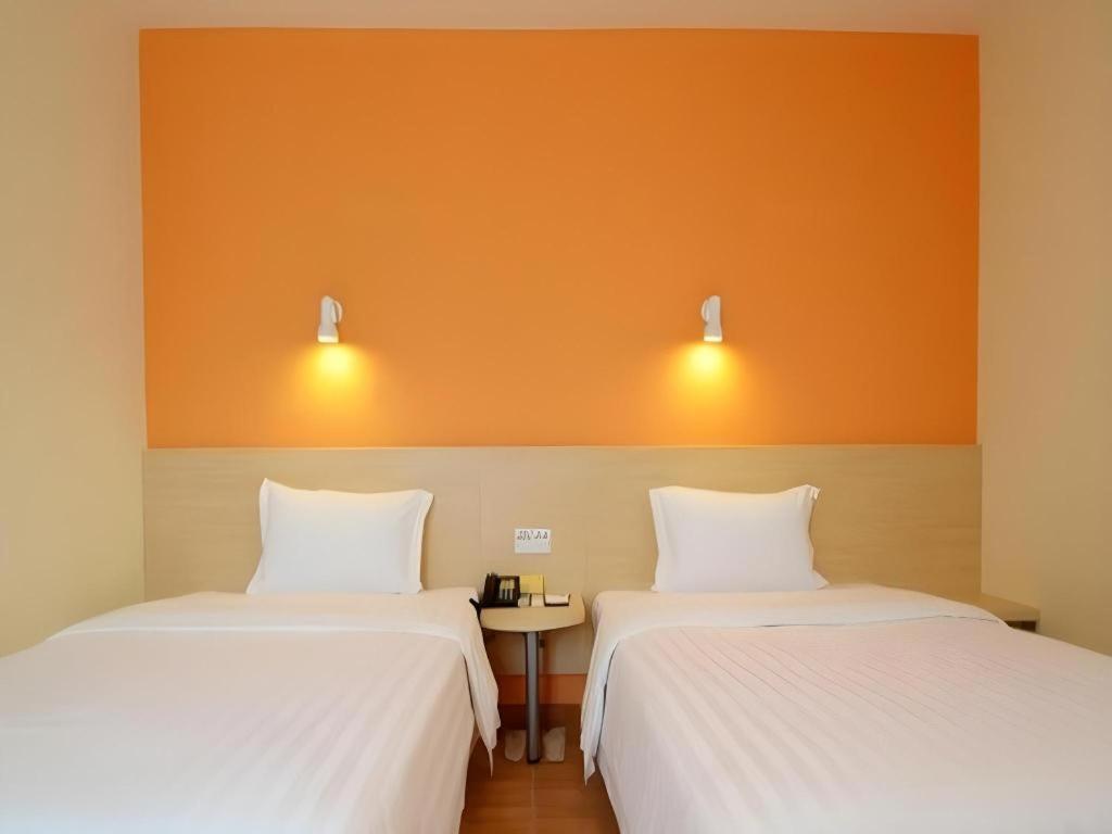 7 Days Inn Luzhou Commercial Pedestrian Street Center Екстер'єр фото