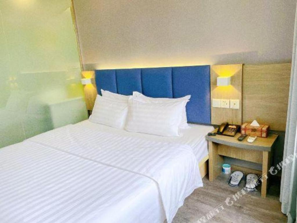 7 Days Inn Luzhou Commercial Pedestrian Street Center Екстер'єр фото