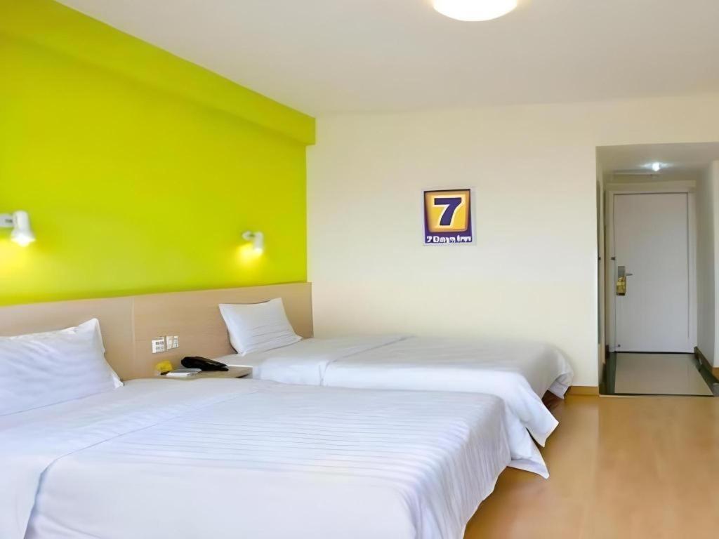 7 Days Inn Luzhou Commercial Pedestrian Street Center Екстер'єр фото