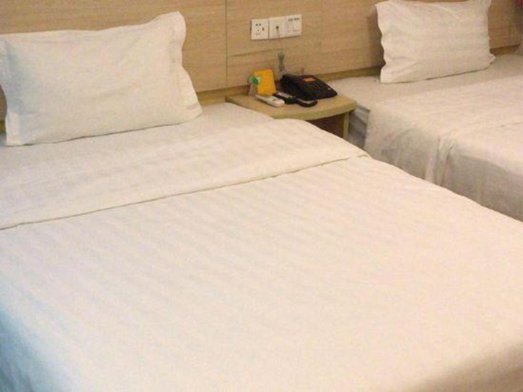 7 Days Inn Luzhou Commercial Pedestrian Street Center Екстер'єр фото