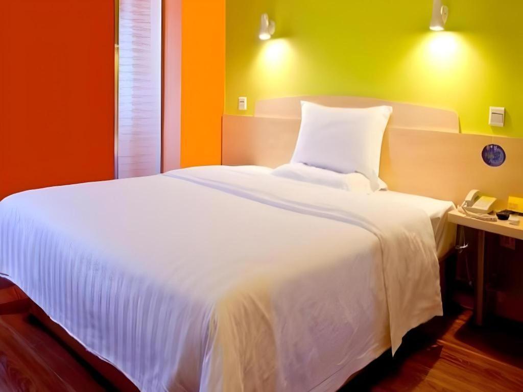 7 Days Inn Luzhou Commercial Pedestrian Street Center Екстер'єр фото