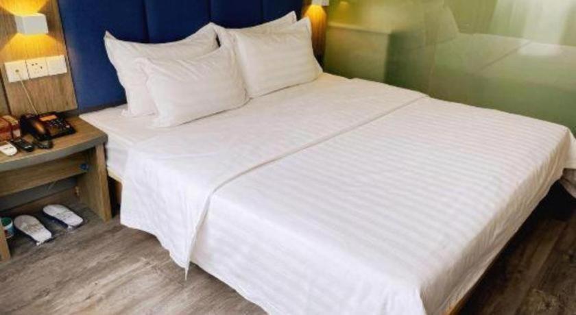 7 Days Inn Luzhou Commercial Pedestrian Street Center Екстер'єр фото