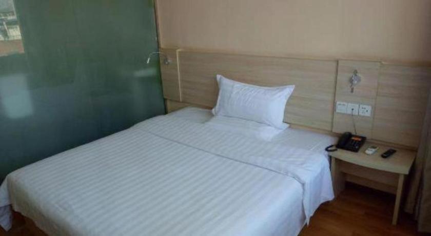 7 Days Inn Luzhou Commercial Pedestrian Street Center Екстер'єр фото