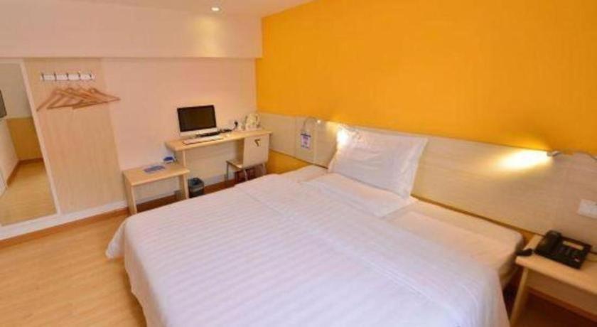 7 Days Inn Luzhou Commercial Pedestrian Street Center Екстер'єр фото